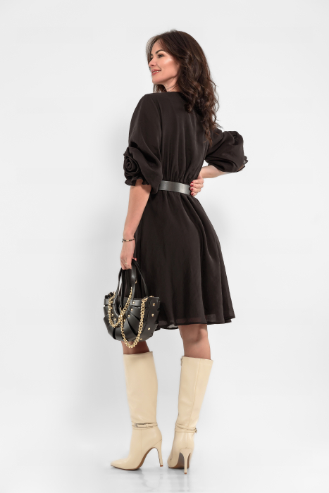 Rochie neagra cu trandafiri handmade la maneci [3]