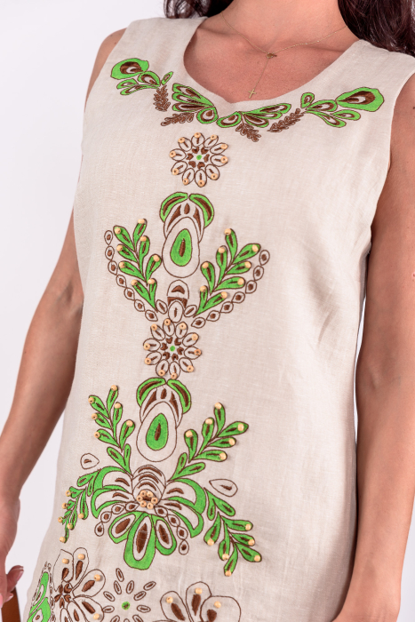 Rochie in 100%, brodata, pictata si accesorizata manual [4]
