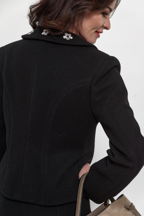 Compleu stofa negru cu guler rotund si broderie [4]