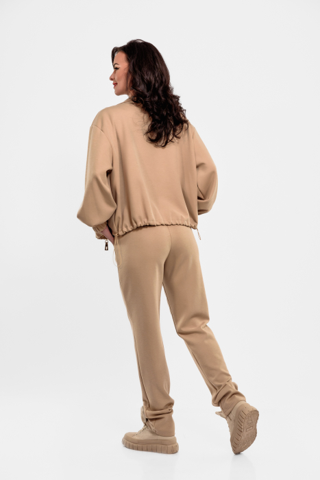 Set casual crem din 3 piese-hanorac, pantaloni si tricou [3]