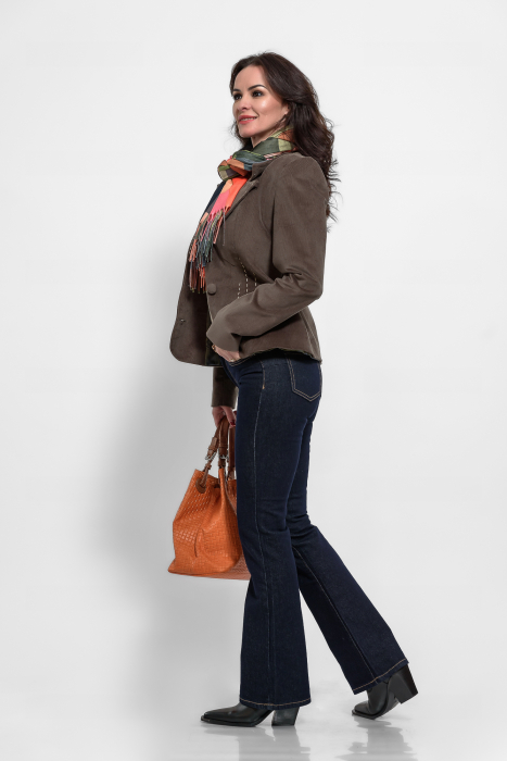 Sacou catifea reiata maro si cusaturi ornamentale [2]