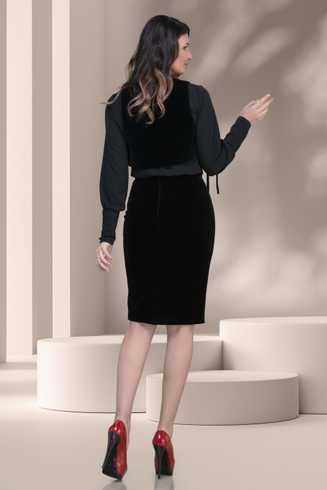Vesta Effect scurta din catifea neagra cu flori rosii brodate gen ilic [2]