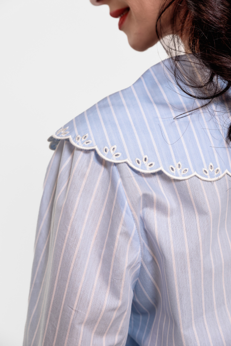 Camasa poplin bumbac 100% cu dungi alb-bleu, guler mare cu broderie sparta [8]