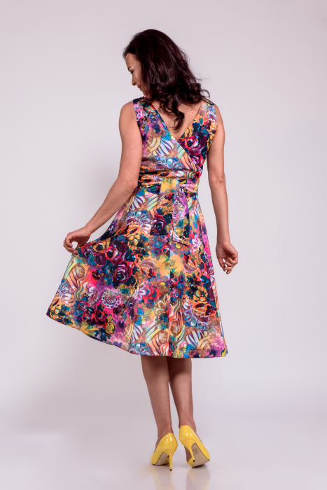 Rochie scurta petrecuta la spate_pictura multicolora [3]