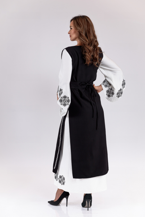 Rochie dubla cu broderii romanesti [4]