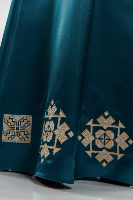 Fusta lunga tafta verde cu broderie traditionala [3]
