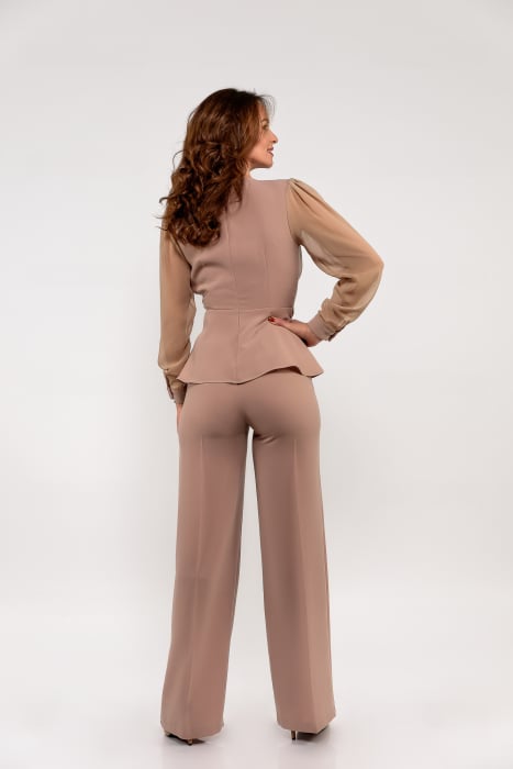 Compleu tripluvoal bej cu bluză petrecuta și pantalon larg [3]
