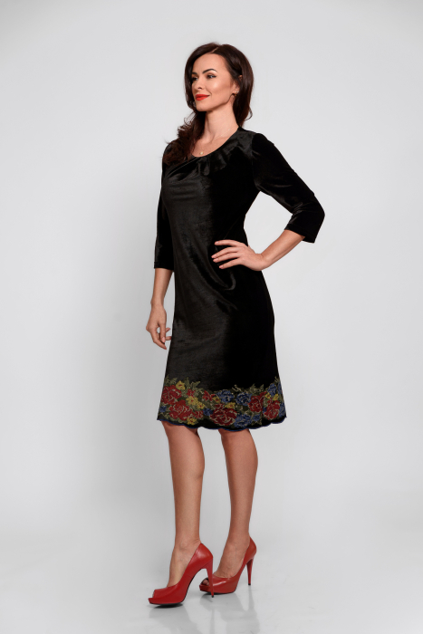 Rochie Effect catifea neagra cu bordura brodata. [2]