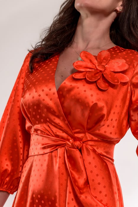 Rochie corai tripluvoal  satinat cu buline si floare supradimensionata [2]