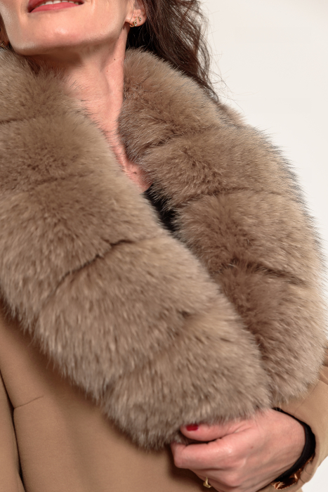 Palton bej lana cu guler detasabil din balnita [5]