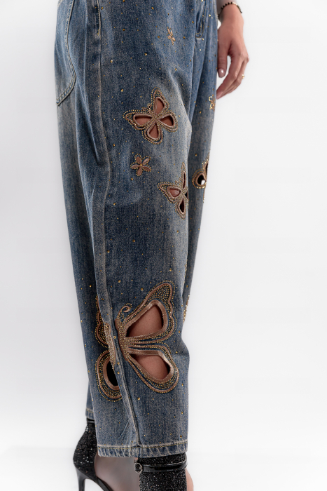 Blugi cu broderie perforata  si strasuri aurii vintage [3]