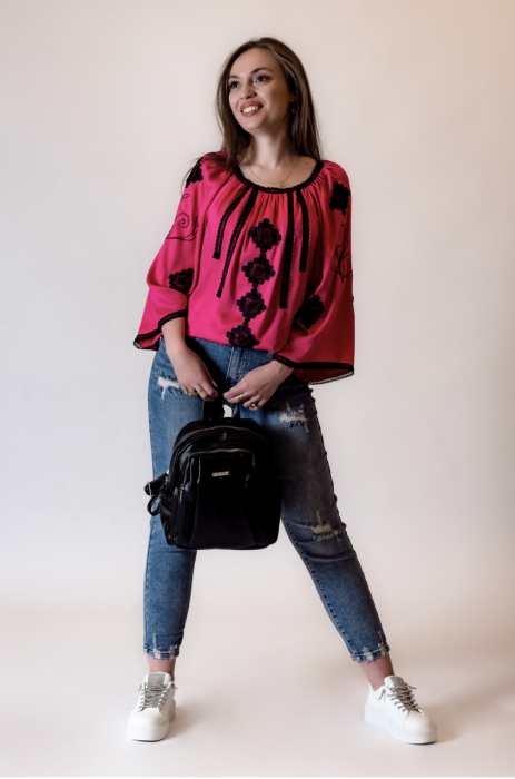 Bluza din vascoza cu aplicatii brodate [2]