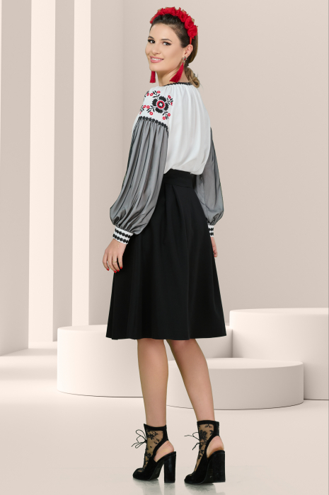 Bluza Effect alba gen ie cu motive traditionale brodate [2]