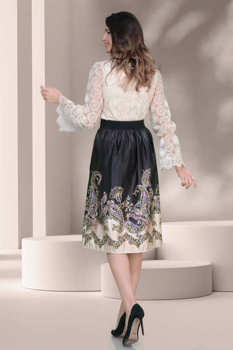 Bluza Effect eleganta crem cu funda si camee [5]