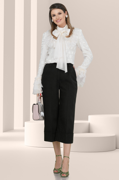 Bluza Effect eleganta crem cu volanase si buline mari satinate [3]