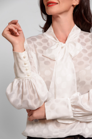 Bluza Effect eleganta ivory, imprimeu fin cu buline si funda [3]