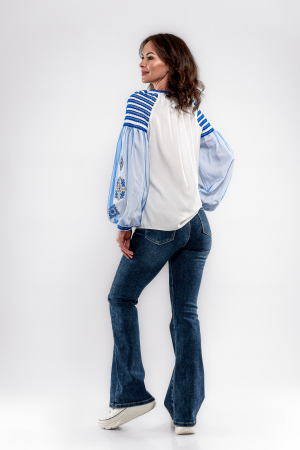 Bluza Effect tip ie cu broderie albastra si tulle la maneci [1]