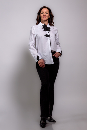 Bluze/Camasi - Camasa alba eleganta 100% bumbac cu floare 3d neagra