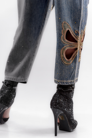 Blugi cu broderie perforata  si strasuri aurii vintage [3]