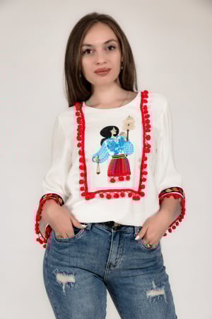 Bluze brodate - Bluza din vascoza cu broderie tarancuta