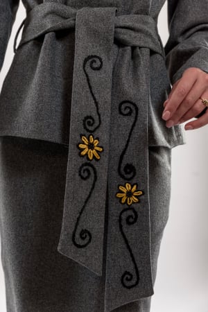 Jacheta gri din stofa de lana cu broderie handmade [4]