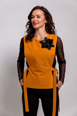 Veste brodate - Vesta catifea galben inchis cu floare neagra supradimensionata