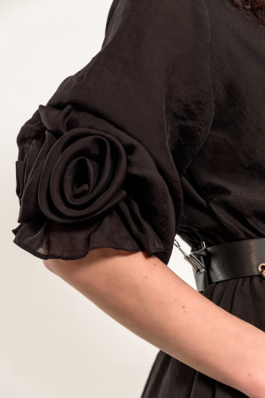 Rochie neagra cu trandafiri handmade la maneci [3]