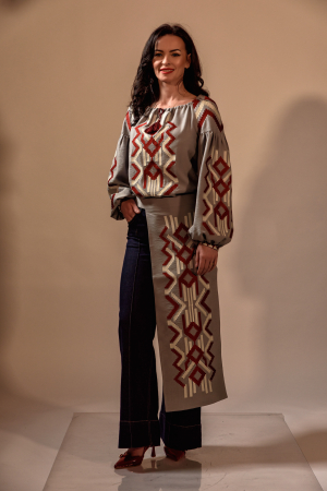 Fota brodata gri cu nuante de burgundy plus ivory [2]