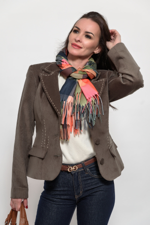 Sacou catifea reiata maro si cusaturi ornamentale [3]