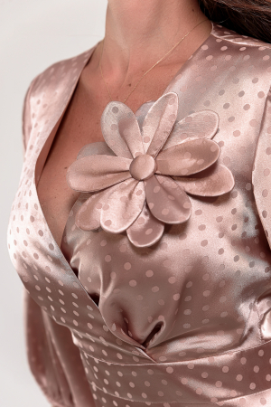 Rochie roz pudra  tripluvoal  cu buline si floare supradimensionata [1]