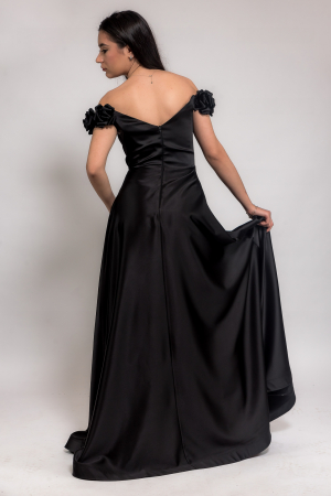 Rochie Lunga Neagra Din Satin Cu Flori 3d Pe Umeri [2]