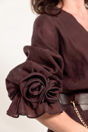 Rochie bordo cu trandafiri handmade la maneci [3]