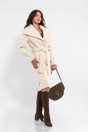 Compleuri cu fustă - Costum crem cu jacheta si fusta conica