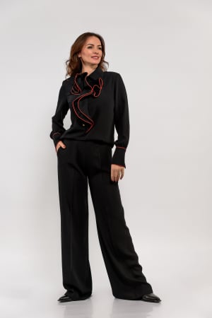 Compleuri cu pantaloni - Compleu tripluvoal cu paspoal rosu