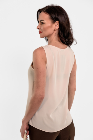 Maieu bej cu volan in fata si accesoriu auriu [1]