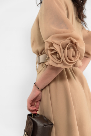 Rochie bej cald  petrecuta cu trandafiri handmade la maneci [3]