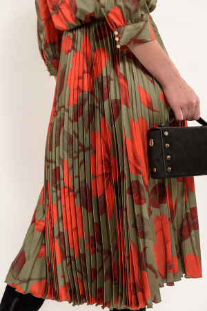 Rochie tripluvoal satinat cu flori mari oliv-caramiziu [2]