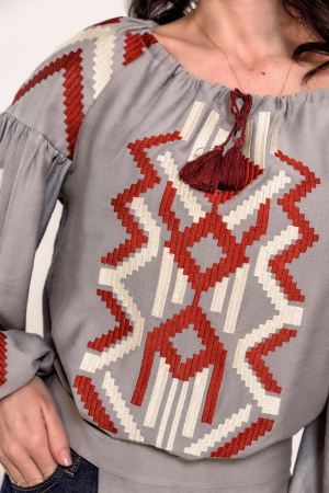 Bluza cu broderie in nuante de burgundy si ivory [1]