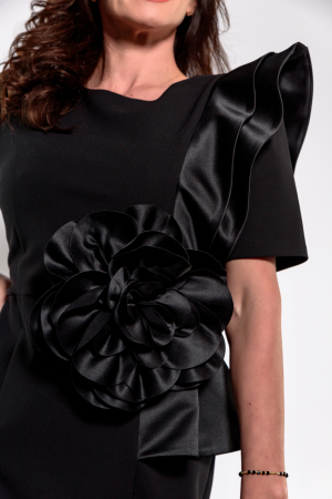 Rochii elegante - Rochie midi eleganta  cu peplum si accesoriu supradimensionat din satin