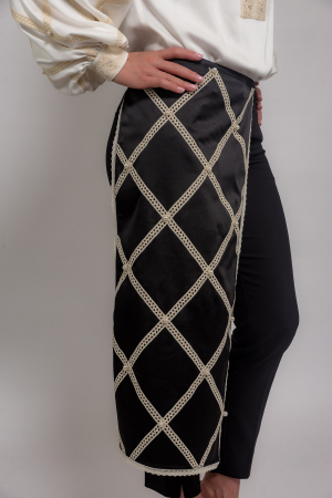 Catrinta din tafta de bumbac cu dantela si perle [2]