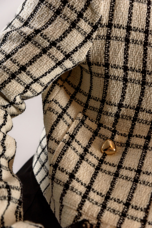 Sacou elegant bej cu negru cu carouri fine [2]