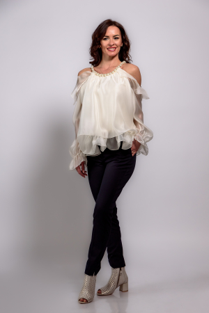 Bluza luxury voal satinat crem cu perle si strasuri la gat [1]