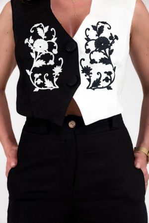 Veste brodate - Vesta in doua culori din in 100%