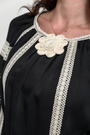 Bluza neagra cu aplicatii dantela bumbac [1]