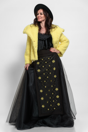 Broderii - Fota bumbac brodat negru pe suport galben