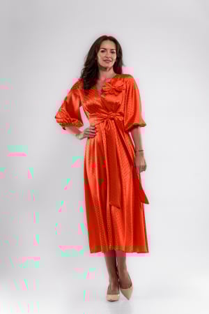 Rochii elegante - Rochie corai tripluvoal  satinat cu buline si floare supradimensionata