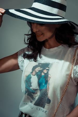Tricou bumbac alb cu imprimeu artistic, tulle si maneci din dantela [3]