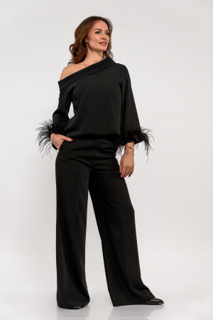 Compleuri cu pantaloni - Compleu tripluvoal cu pene de strut la mansete