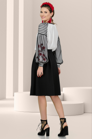 Bluza Effect alba gen e traditionala cu maneca brodata si tul negru [2]