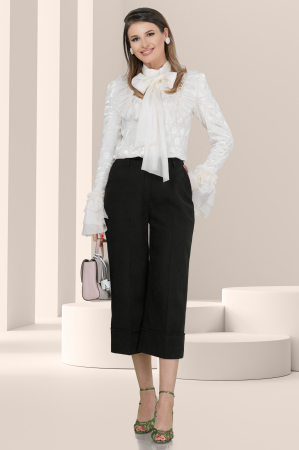 Bluza Effect eleganta crem cu volanase si buline mari satinate [2]